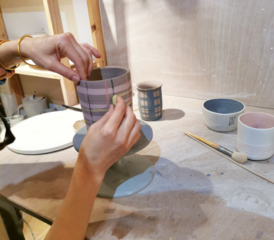 Cours poterie enfant Rousset. Dès 4 ans - Les Ateliers Ré-Création